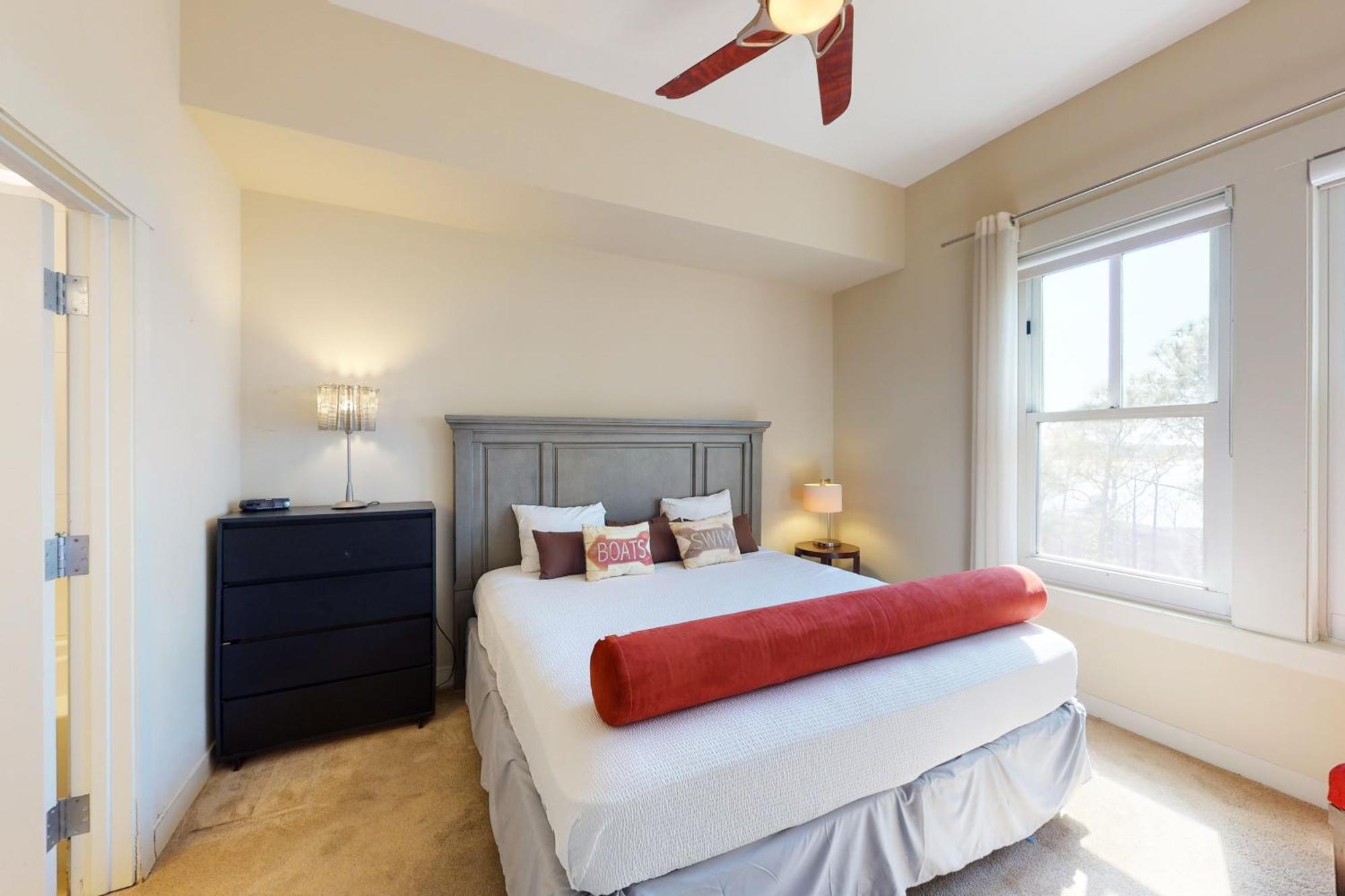 Bahia Condos II Destin Room photo