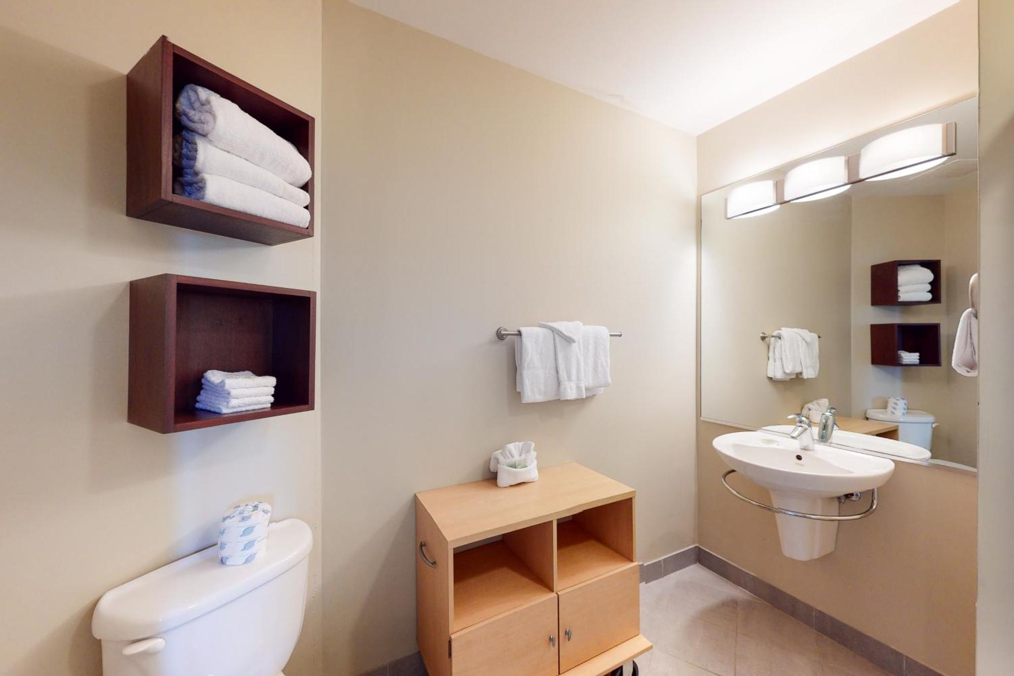 Bahia Condos II Destin Room photo